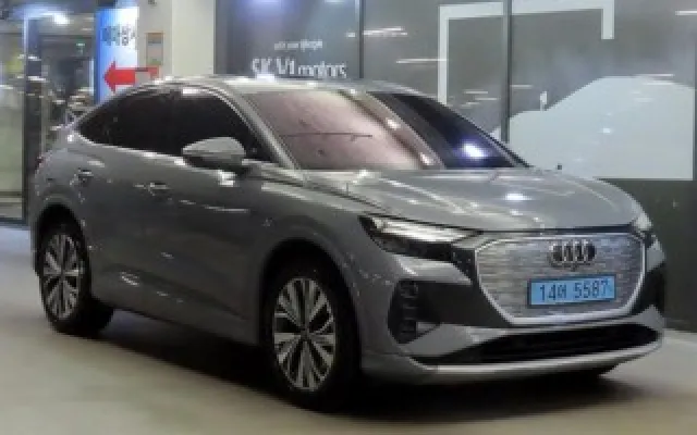 쏘나타디엣지 중고차 Q4 e-트론 40 스포트백 매물 사진 1 - 2024/08 54,179km