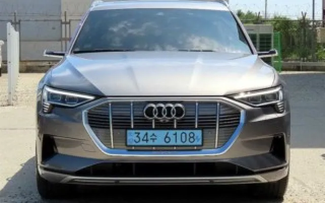 쏘나타디엣지 중고차 e-트론 55 콰트로 매물 사진 11 - 2023/09 25,187km