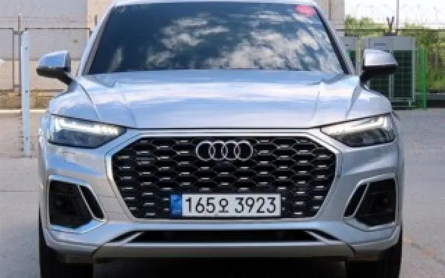 쏘나타디엣지 중고차 Q5 (FY) 45 TFSI 콰트로 프리미엄 스포트백 매물 사진 5 - 2022/06 76,314km