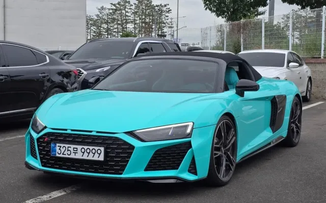 쏘나타디엣지 중고차 R8 (4S) 5.2 V10 퍼포먼스 스파이더 매물 사진 4 - 2022/04 25,941km